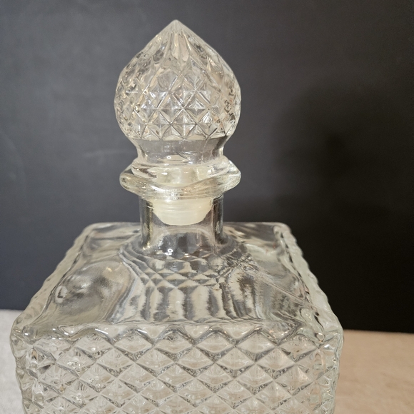 Vintage MCM 1958 Thatcher Crystal Glass Diamond Pattern Decanter Barware. - Picture 8 of 13